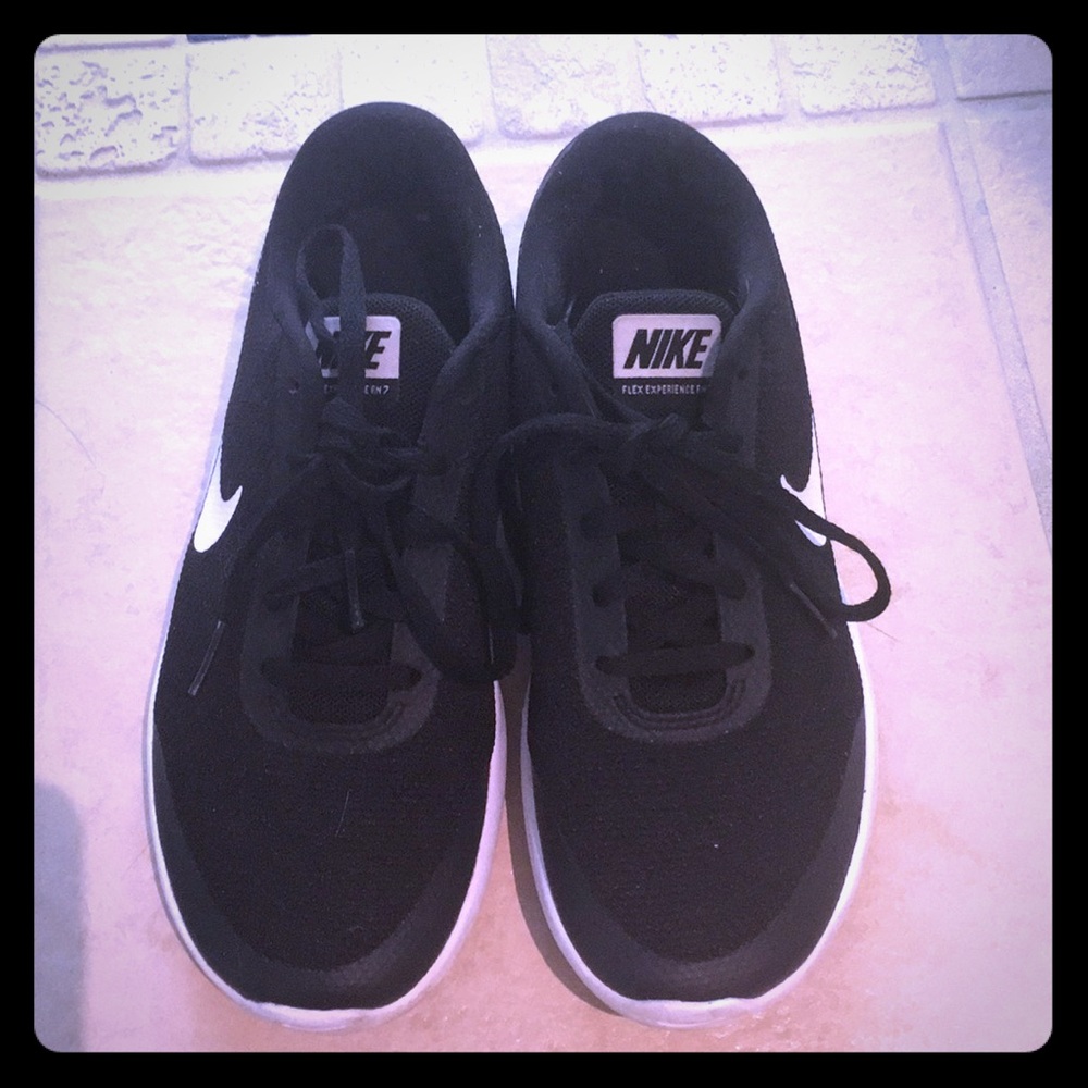 EUC Women’s Nike Flex RN 7 Shoes